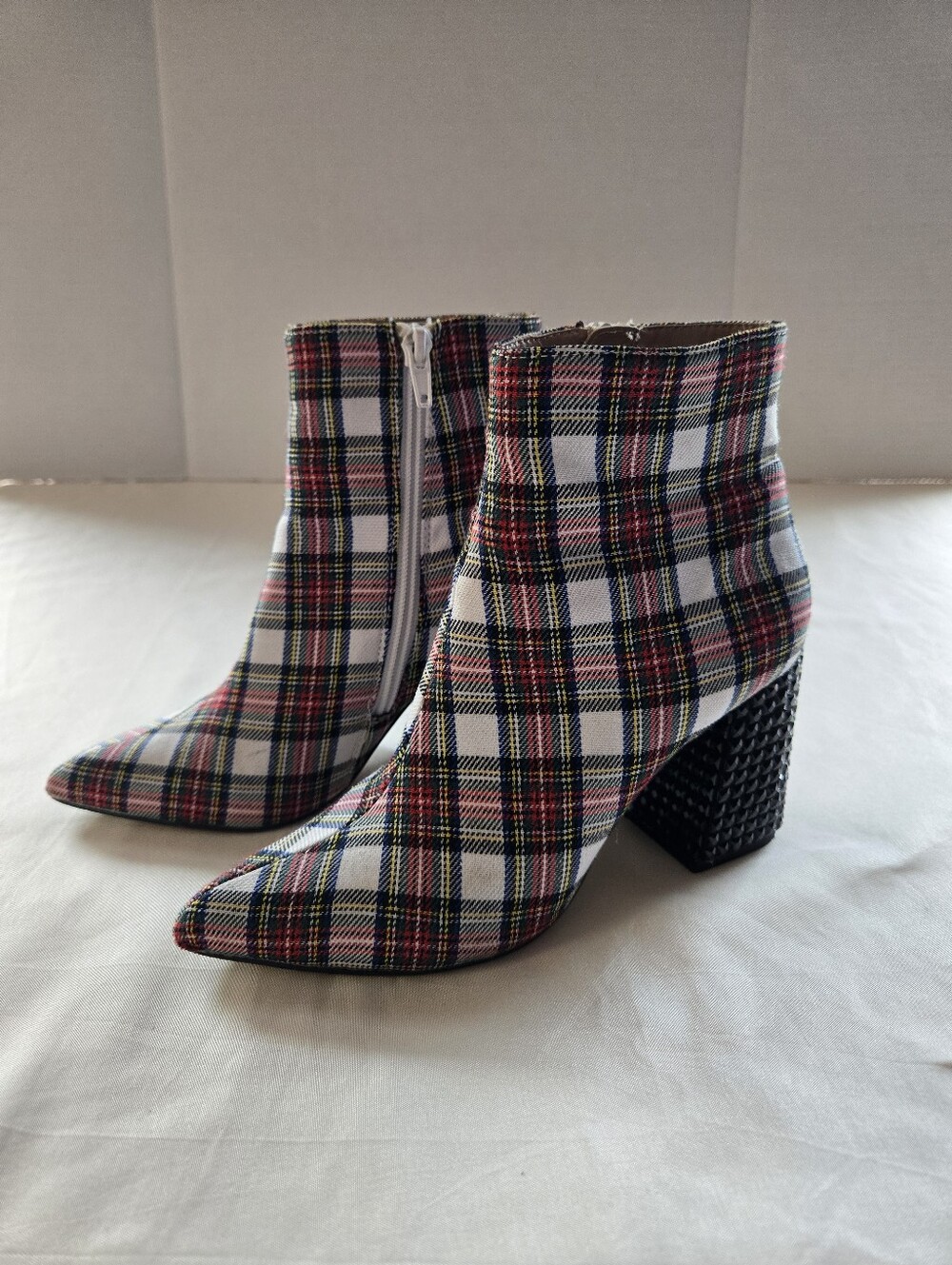 Betsey Johnson Women's Kassie Plaid Block Heel Ankle Bootie Size 5